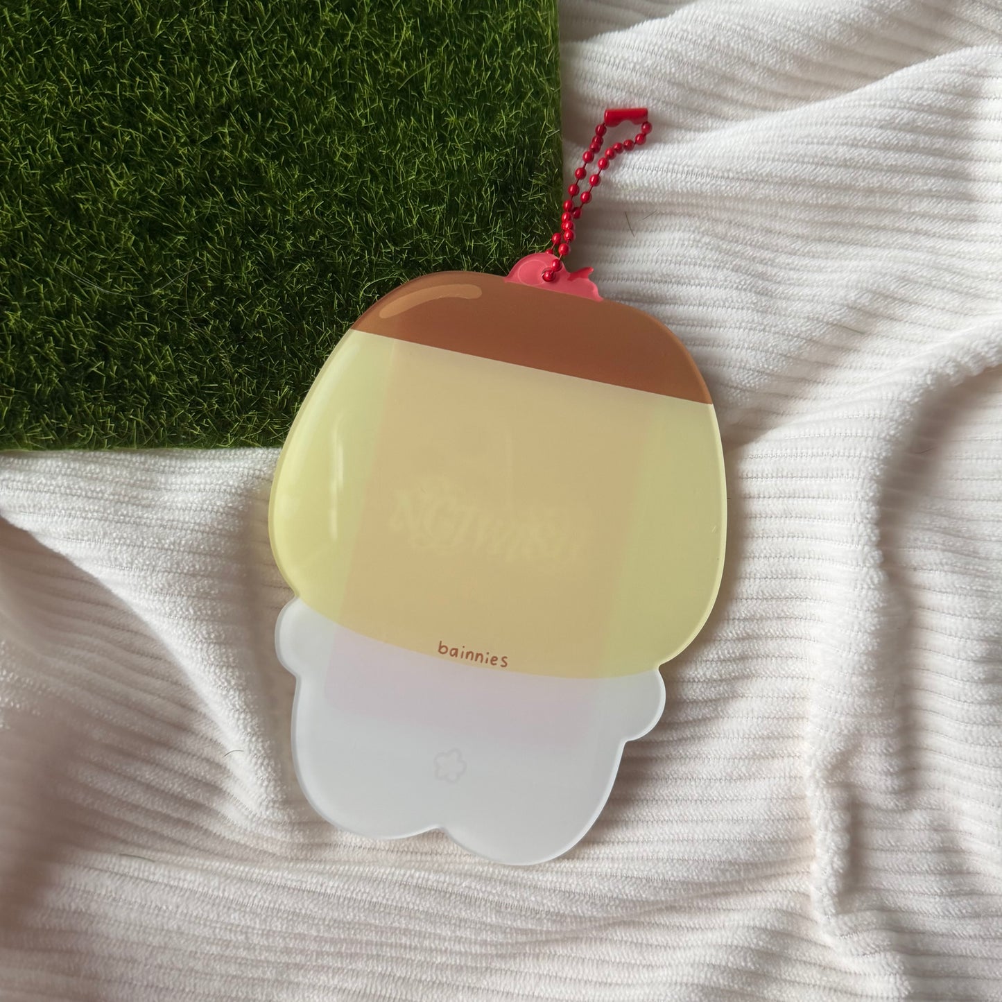 Acrylic Pudding Hat Photocard Holder